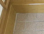 シャトーすずらんの玄関
