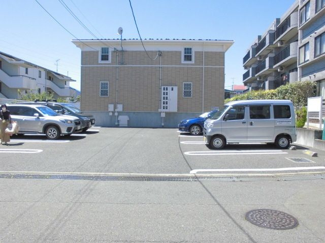 【駐車場】 | ミドルスクエア