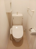 清潔感のあるトイレです