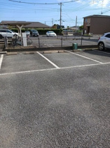 車をお持ちの方に嬉しい駐車場付きの物件です