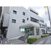 病院「吉川内科小児科病院まで363m」