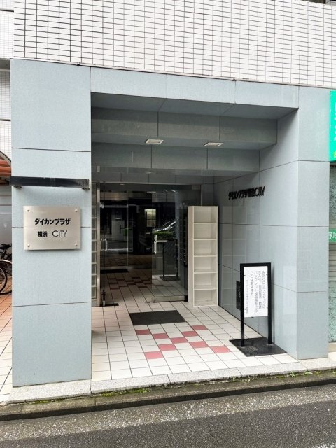 落ち着いたエントランスです