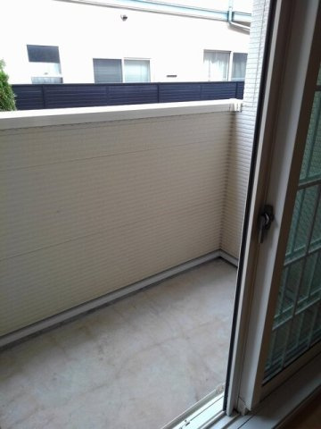 落ち着いた時間を過ごせるバルコニーです