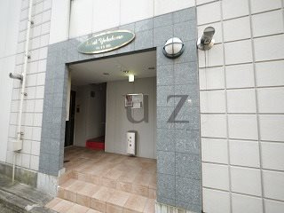 横浜市保土ケ谷区天王町１丁目の賃貸マンションのエントランス