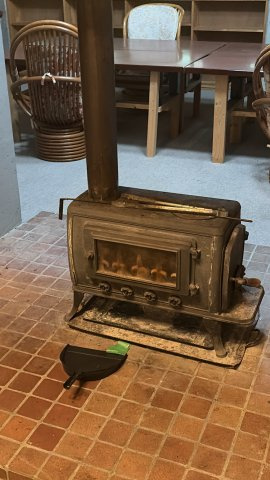 長野市大字上ヶ屋字麓原　ペンション計2棟のその他|①家屋番号：2471番1177
暖炉