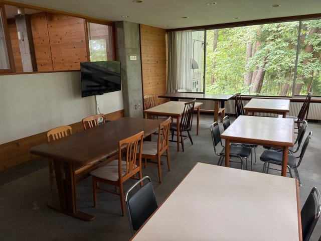 長野市大字上ヶ屋字麓原　ペンション計2棟のダイニング|①家屋番号：2471番1177
食堂