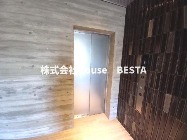 MAISHIN神戸三宮EASTのロビー