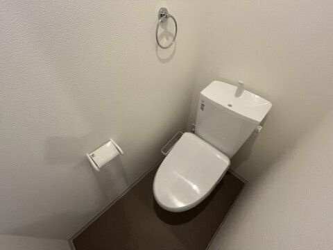 ジーメゾン春日部小渕のトイレ