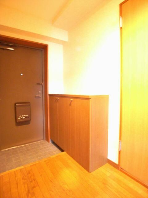 エクセレンス西台の玄関