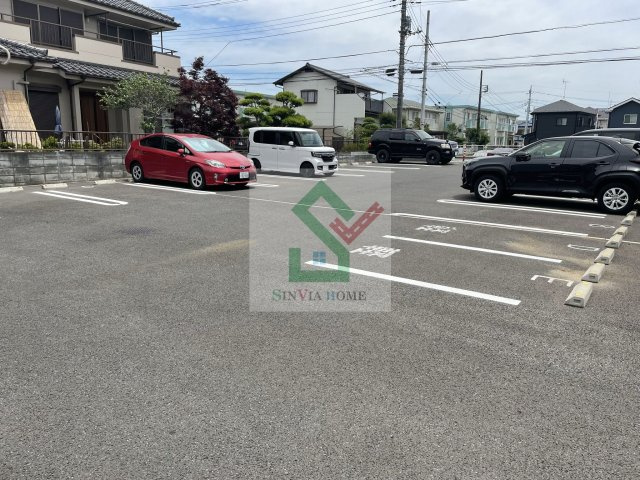 グランパプリカの駐車場