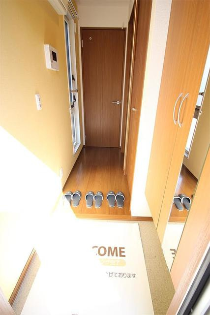 コンフォルト カーサの玄関