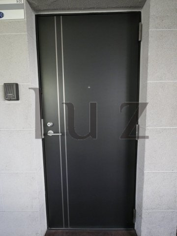 ジョイキューブ三ッ沢の玄関