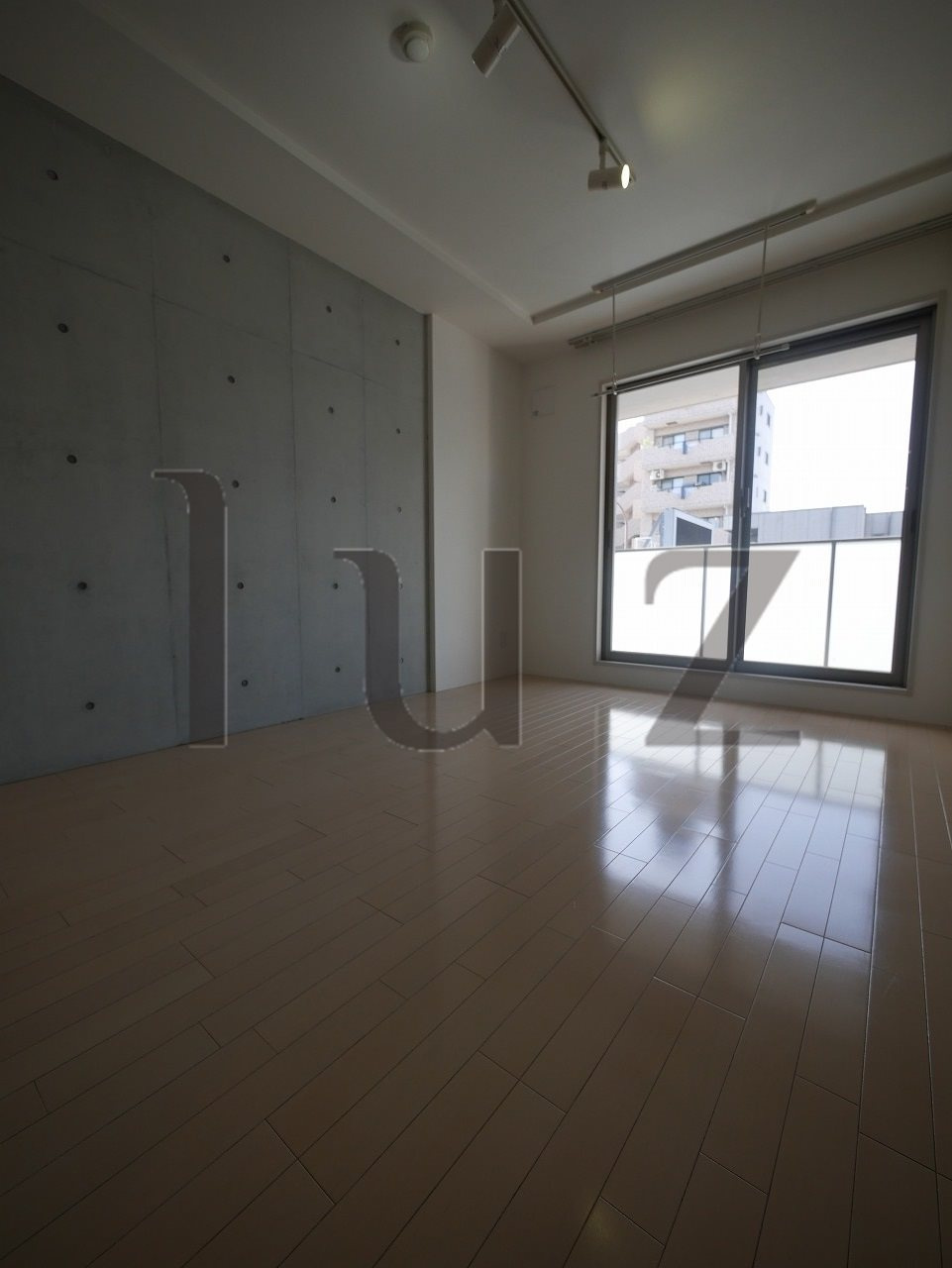 ジョイキューブ三ッ沢の居間・リビング|キレイなフローリングのお部屋です！