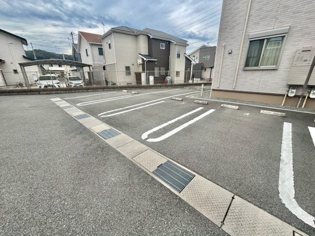 アーディ　ヴィラⅡの駐車場