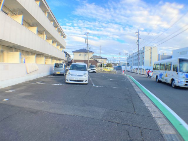 ノーブルハウス坂の駐車場