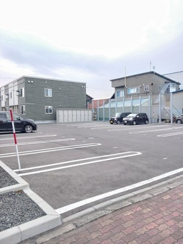 クレイトンハウス新橋Ⅰの駐車場