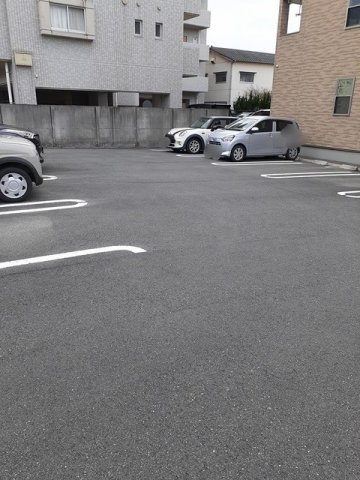 ベリーデ・Ｔの駐車場