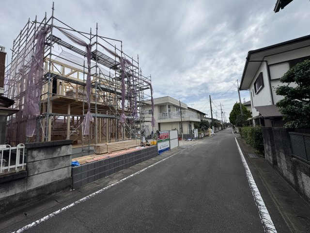 新築　高崎市下小塙町　Livele Garden.S　１号棟の前面道路含む現地写真|現地写真　南側接道幅員約4.9ｍ