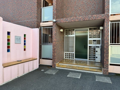 【エントランス】 | ルピーノ | 落ち着いたエントランスです