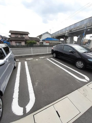 ジェルメの駐車場