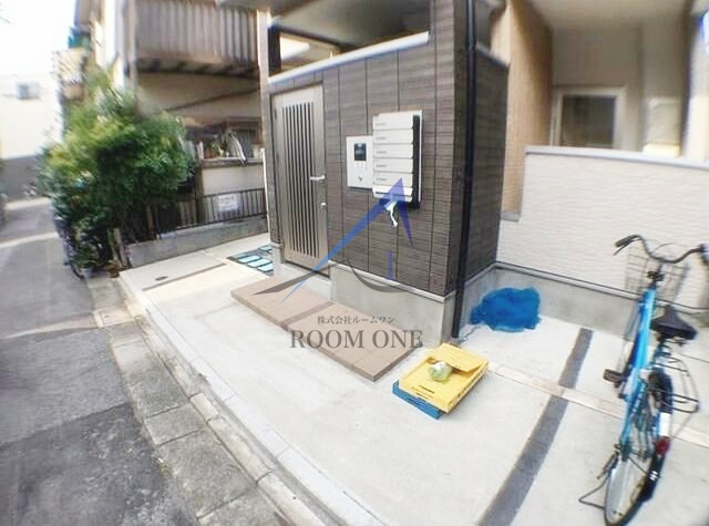 パークサイド小岩のその他共用部分|集合ポスト・敷地内ごみ置き場です。