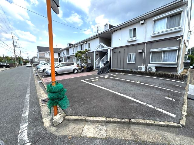 フレグランス錦の駐車場