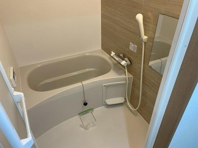 クラウン ウエストの浴室