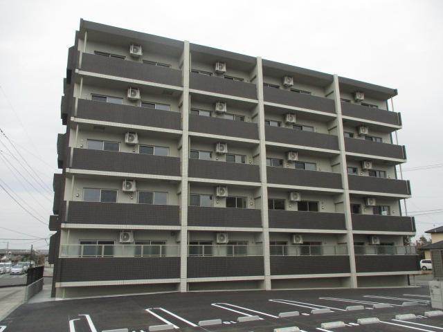 クラウン ウエストの外観