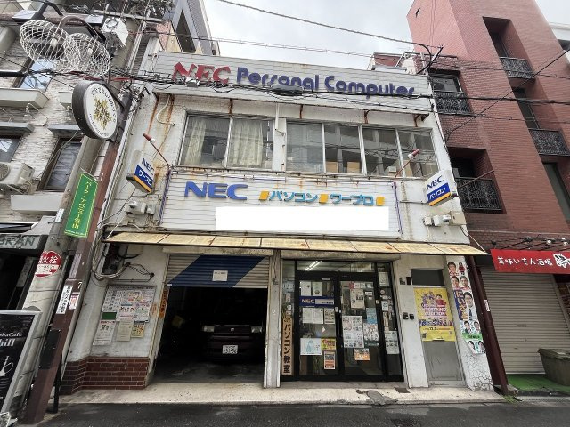 大阪市北区堂山町の店舗事務所の外観