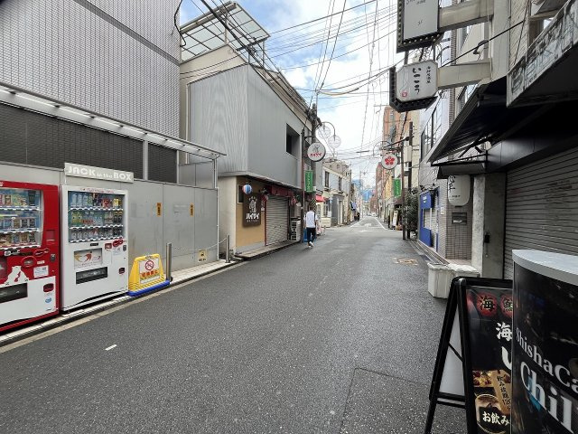 大阪市北区堂山町の店舗事務所の周辺