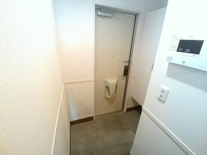 ベルカーサ秋葉の玄関