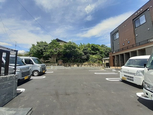 ソレアード ヴィラの駐車場