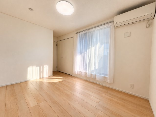 上里町勅使河原　未入居　北東角地×駐車3台可！サンルーム付き4LDKの洋室