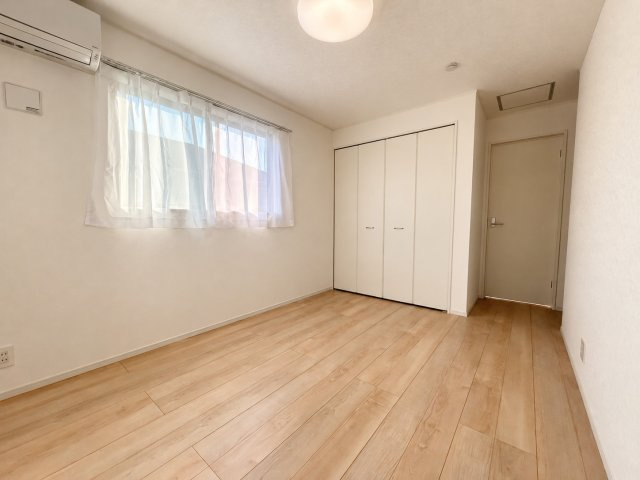 上里町勅使河原　未入居　北東角地×駐車3台可！サンルーム付き4LDKの洋室