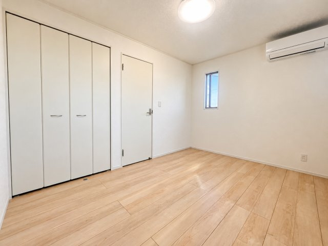 上里町勅使河原　未入居　北東角地×駐車3台可！サンルーム付き4LDKの洋室