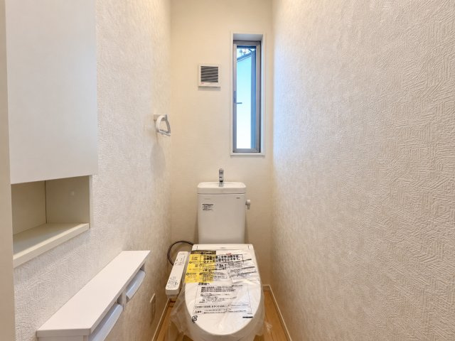 上里町勅使河原　未入居　北東角地×駐車3台可！サンルーム付き4LDKの玄関