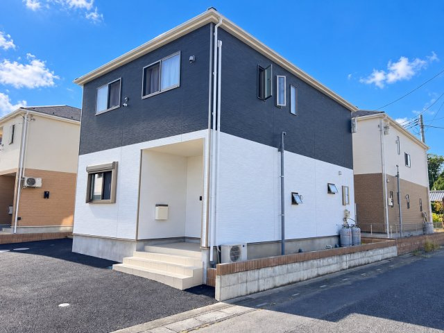 上里町勅使河原　未入居　北東角地×駐車3台可！サンルーム付き4LDKの外観