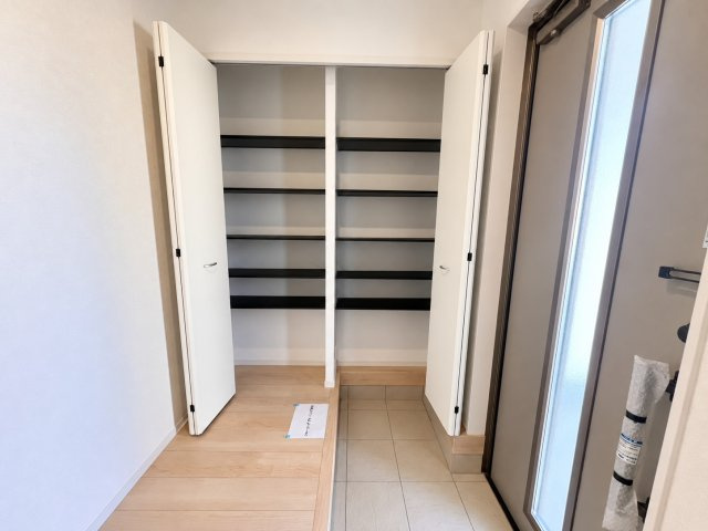 上里町勅使河原　未入居　北東角地×駐車3台可！サンルーム付き4LDKの収納