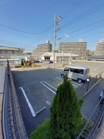 プラシードＫ　Ａの駐車場