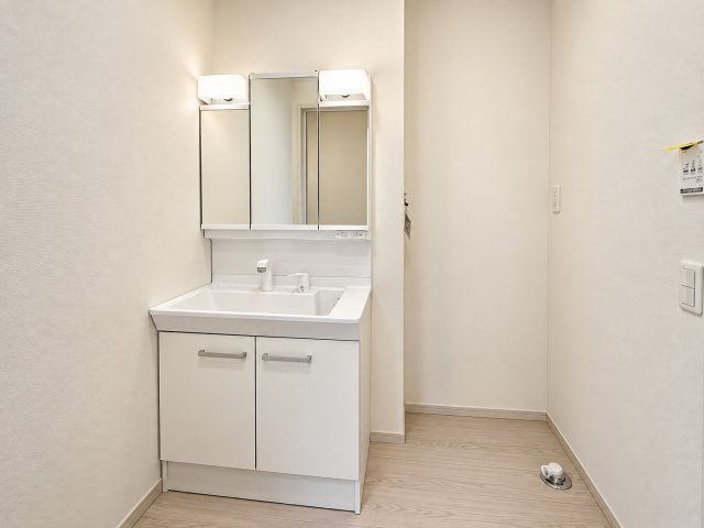 戸建 宇治市明星町３丁目の独立洗面台|洗面・ランドリースペース