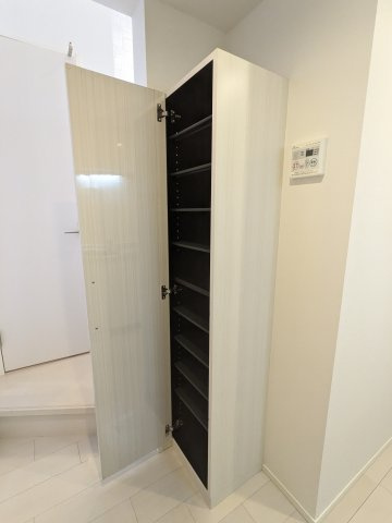 ハーモニーテラス八田Ⅱの玄関|シューズボックス