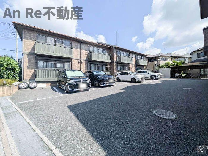 リリー坂下　Ａ/Ｂの駐車場