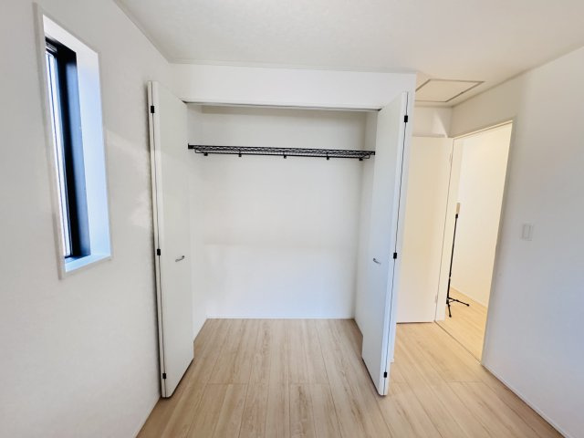 松戸市六実１丁目新築戸建【六実第二小学校：7分】の収納|4.5帖南側洋室収納