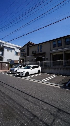 クレードル　二ツ木の駐車場