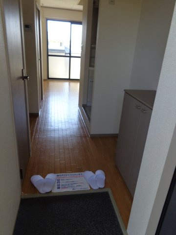 ニューサンハイツの玄関