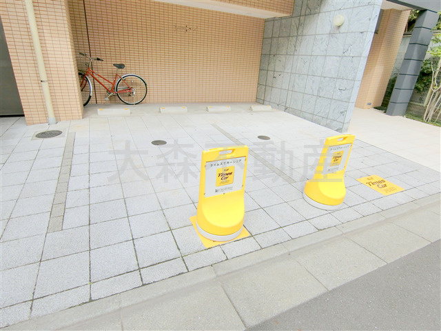 レファシア大森の駐車場|敷地内にタイムズカーシェア2台！