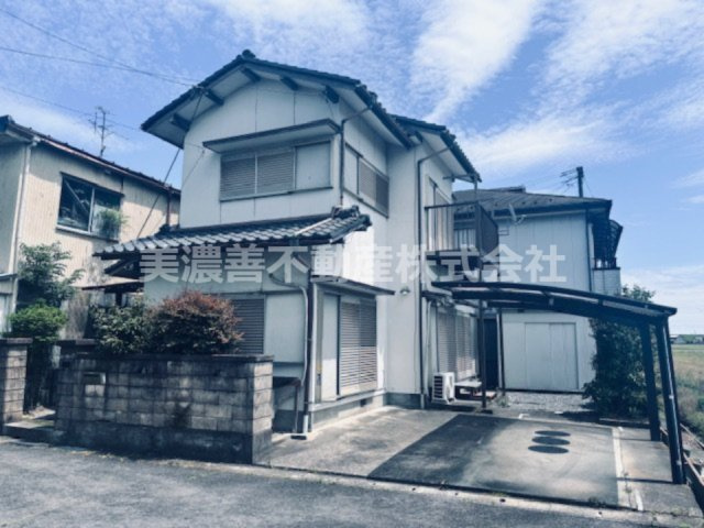 ６７５２７　養老郡養老町船附中古戸建ての外観