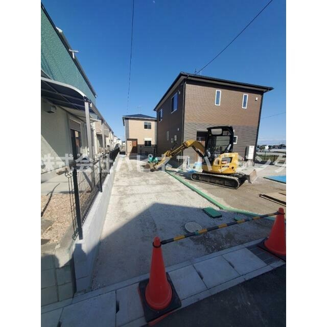 グランソフィア柏市南逆井１丁目　Ａ(グランソフィアカシワシミナミサカサイイッチョウメエー)の駐車場
