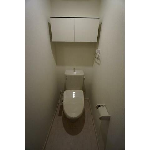 横浜市戸塚区戸塚町のアパートのトイレ