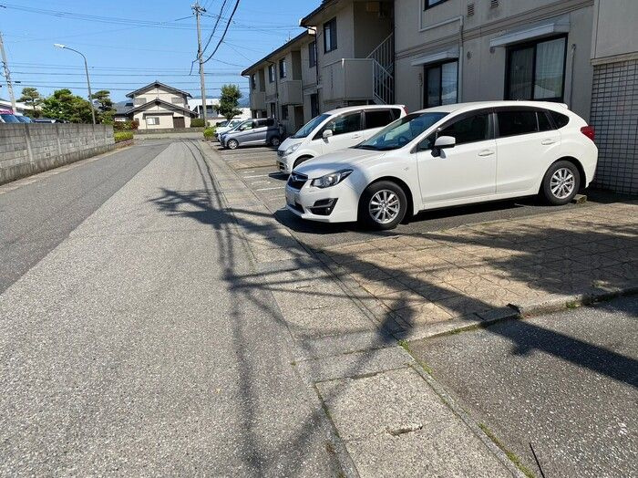グリーンセトル　Aの駐車場